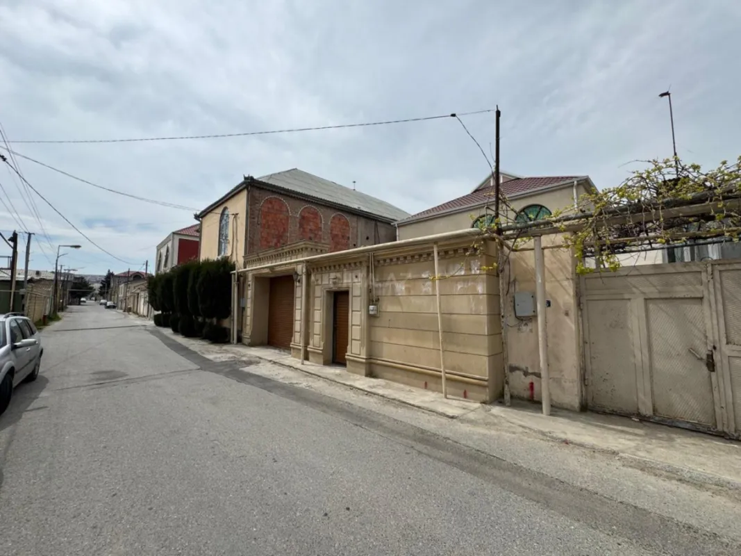 Satılır 5 otaqlı həyət evi 221 m²