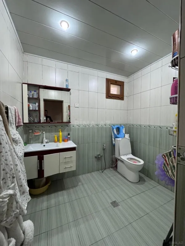 Satılır 5 otaqlı həyət evi 221 m²