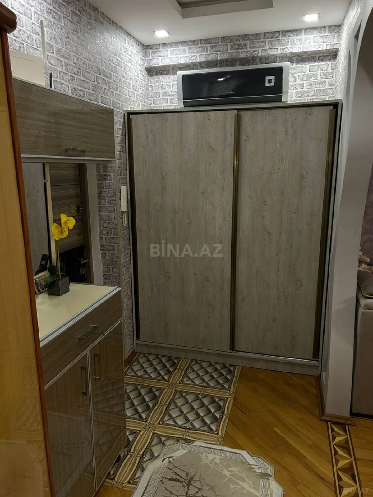 Kirayə verilir 2 otaqlı mənzil 68 m²