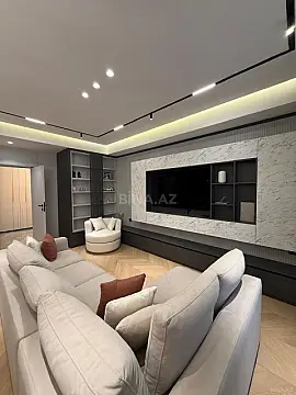 Satılır 3 otaqlı mənzil 135 m²