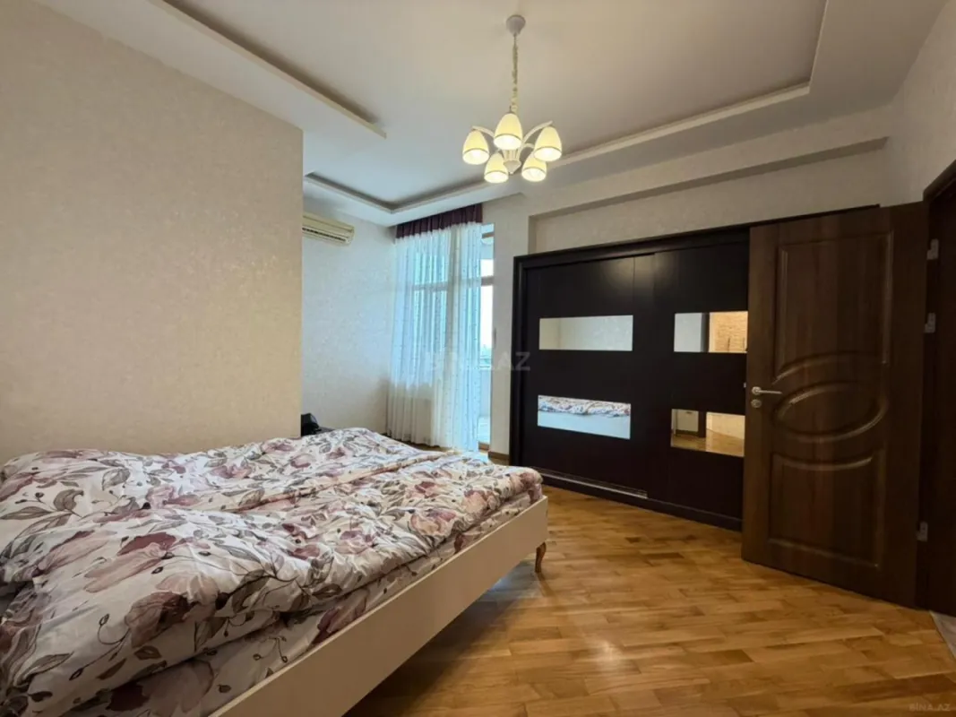 Kirayə verilir 3 otaqlı mənzil 120 m²