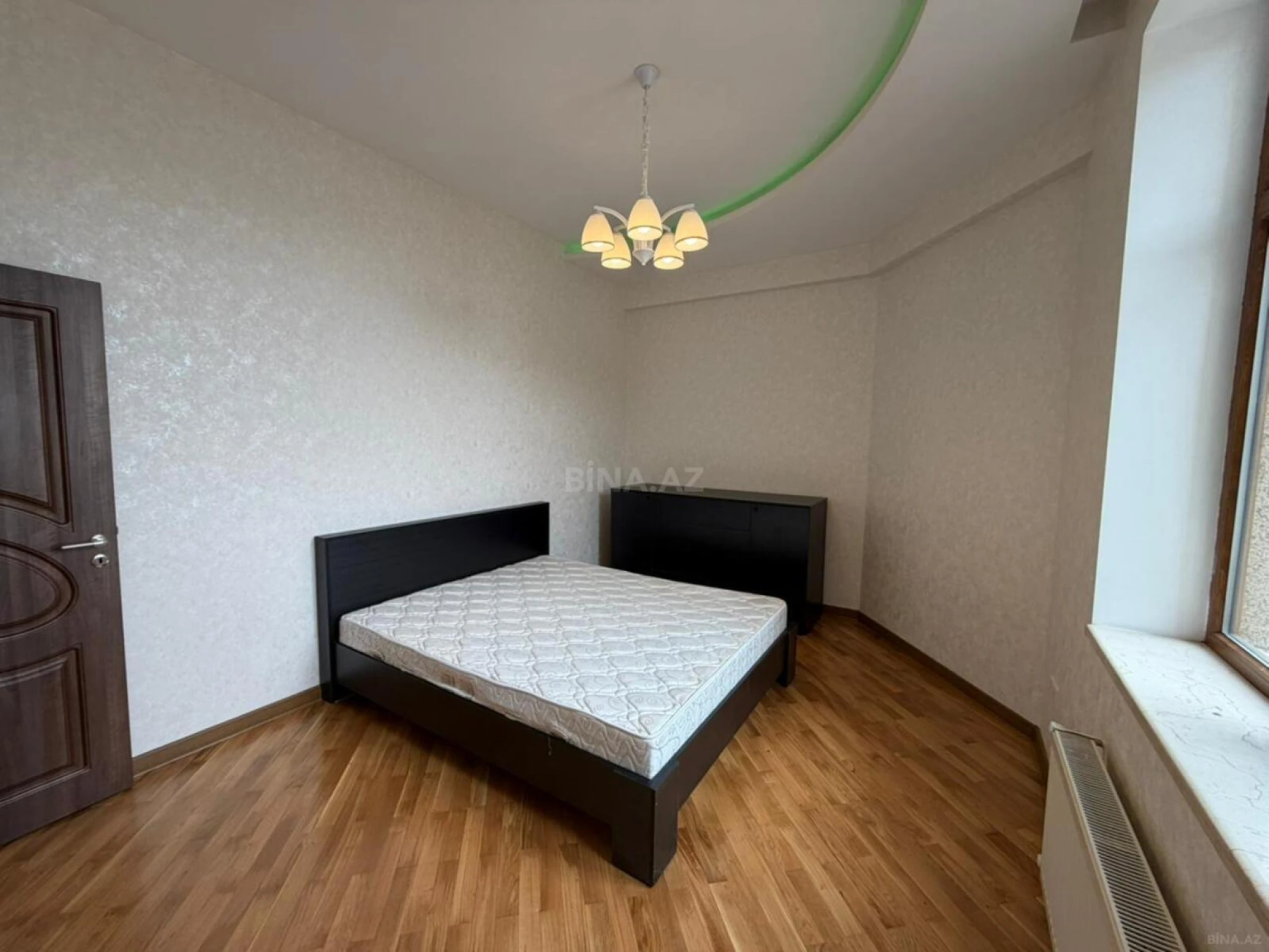 Kirayə verilir 3 otaqlı mənzil 120 m²