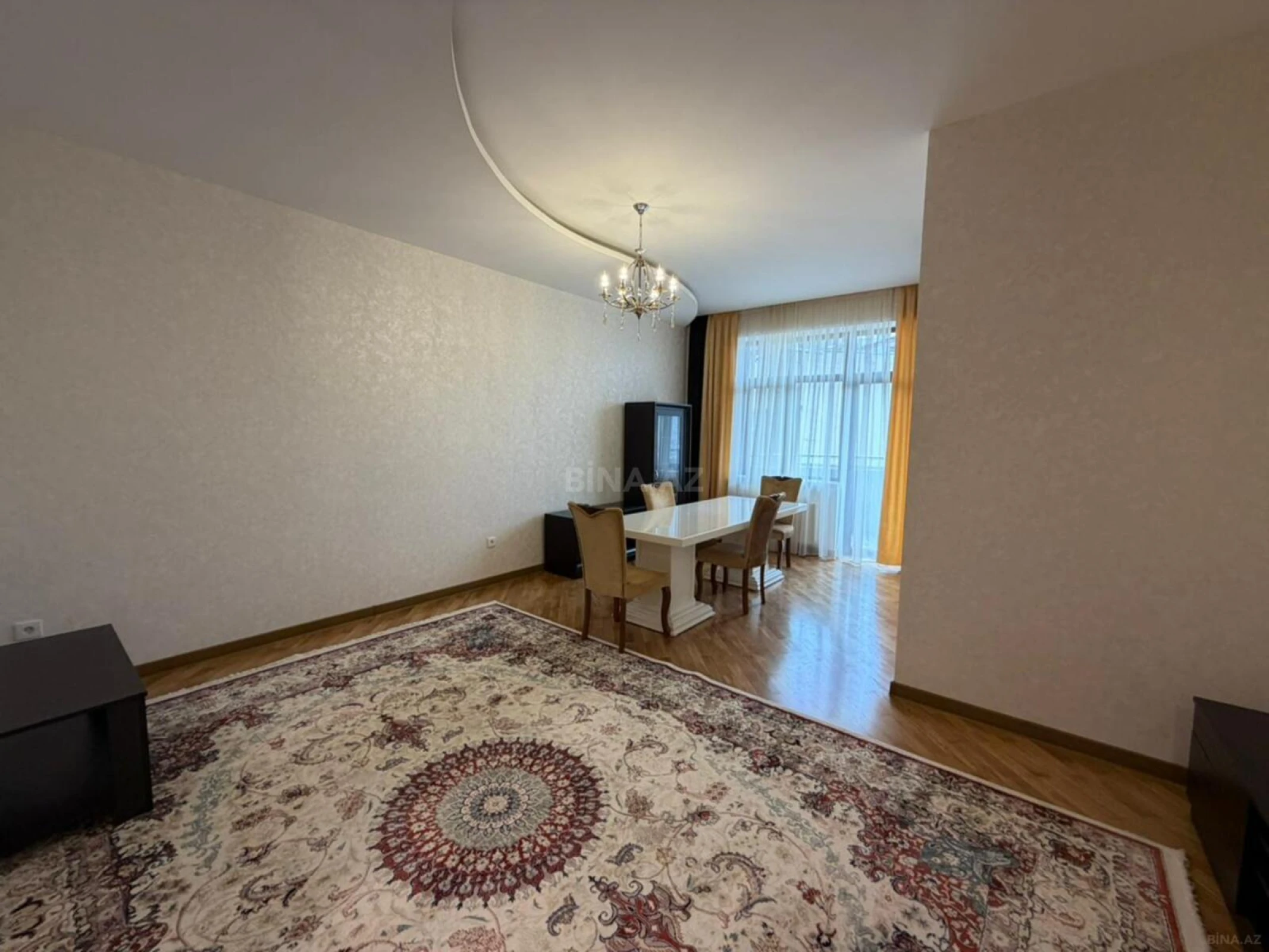 Kirayə verilir 3 otaqlı mənzil 120 m²