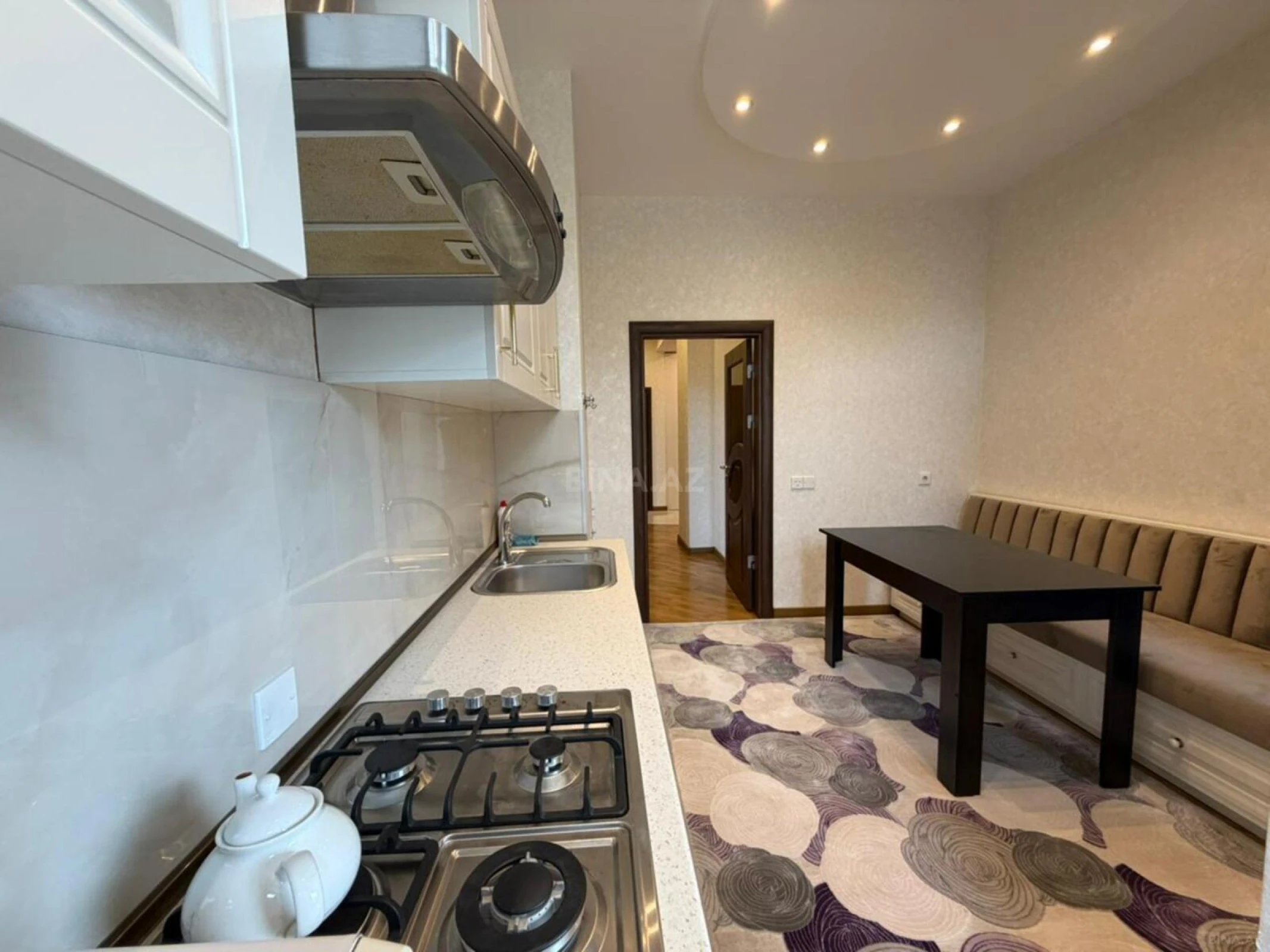 Kirayə verilir 3 otaqlı mənzil 120 m²