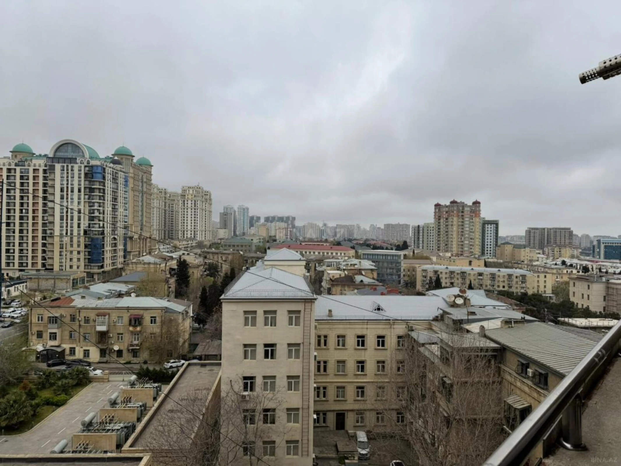 Kirayə verilir 3 otaqlı mənzil 120 m²