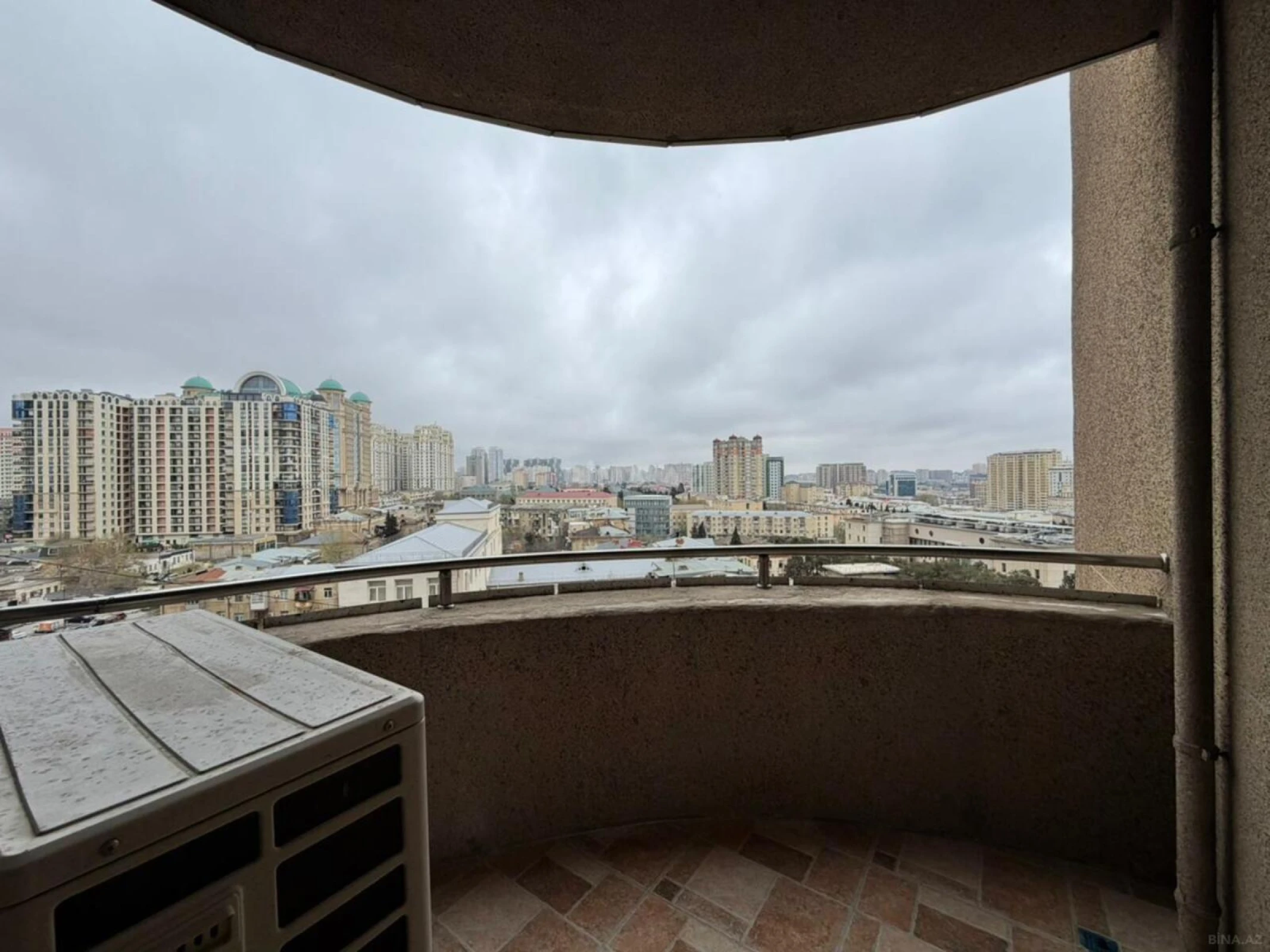 Kirayə verilir 3 otaqlı mənzil 120 m²