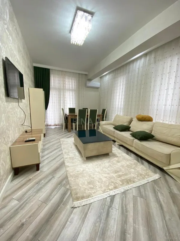 Kirayə verilir 3 otaqlı mənzil 120 m²