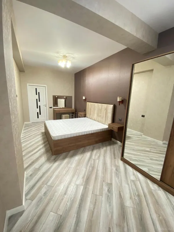 Kirayə verilir 3 otaqlı mənzil 120 m²