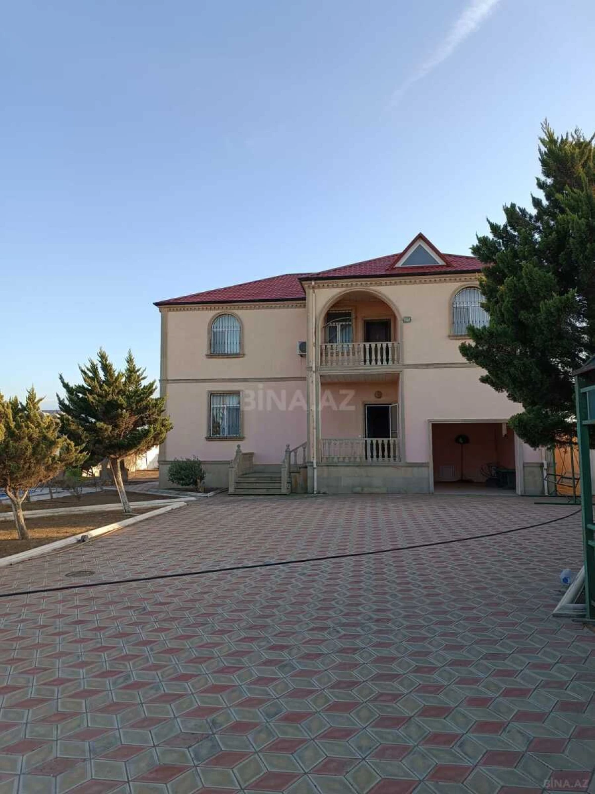 Kirayə verilir 6 otaqlı həyət evi 230 m²