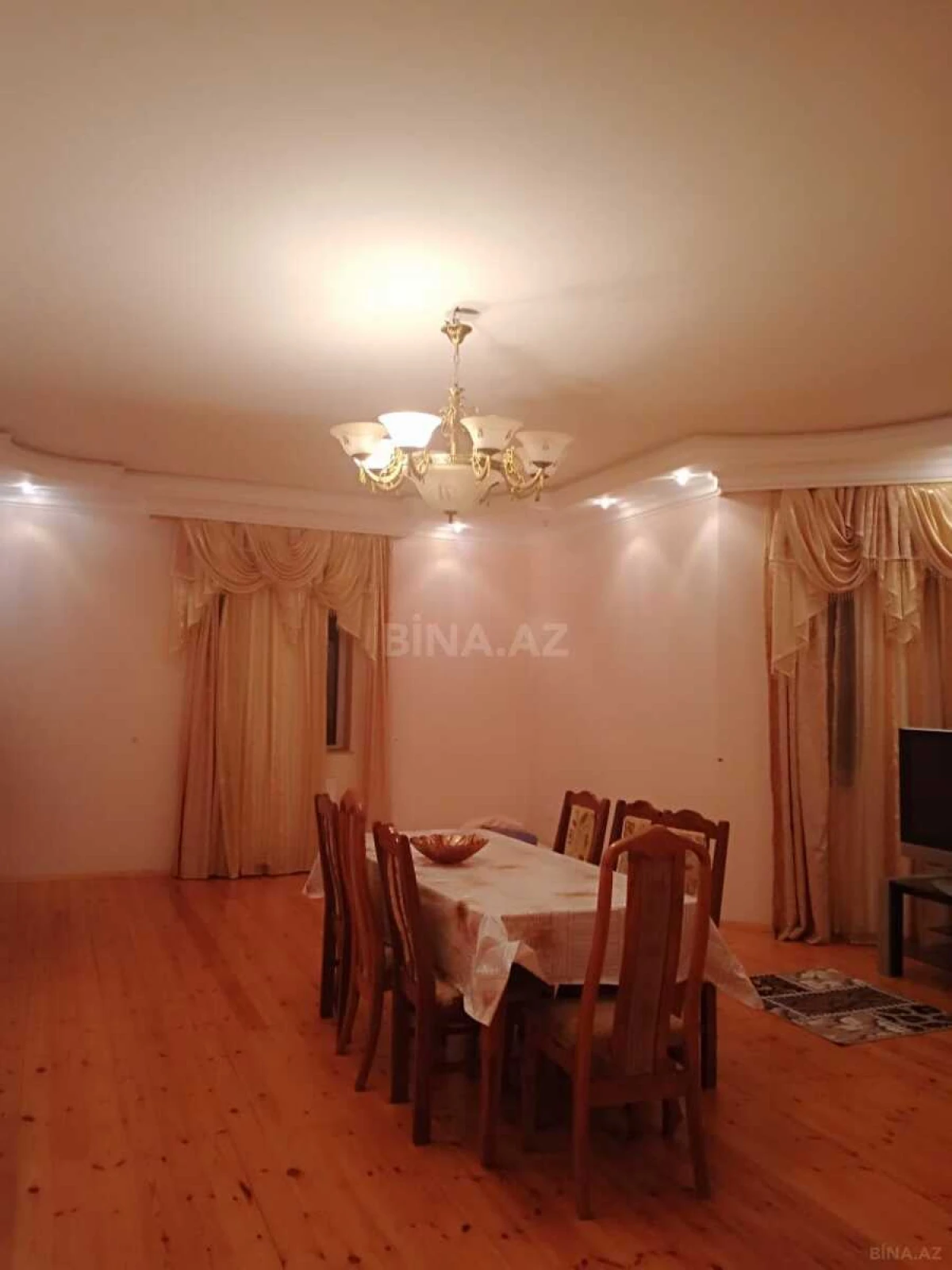 Kirayə verilir 6 otaqlı həyət evi 230 m²