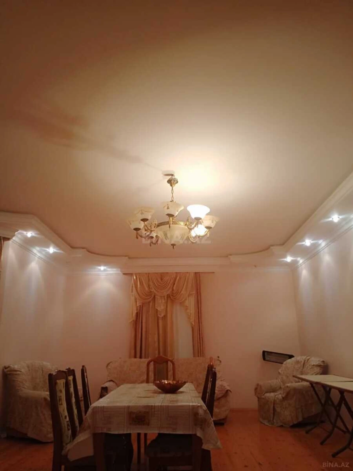 Kirayə verilir 6 otaqlı həyət evi 230 m²
