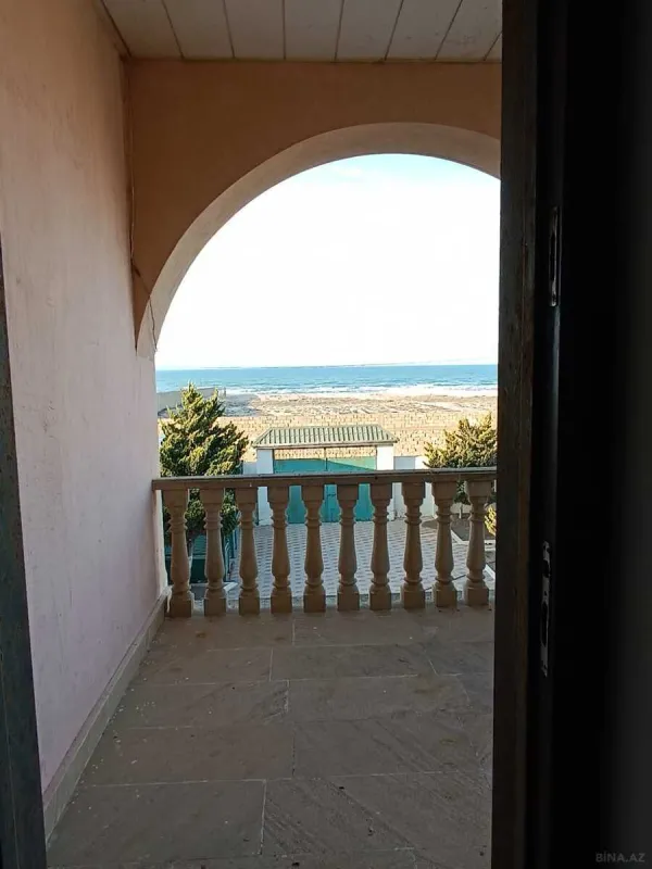 Kirayə verilir 6 otaqlı həyət evi 230 m²