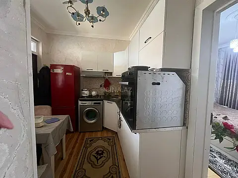Satılır 3 otaqlı həyət evi 1 m²
