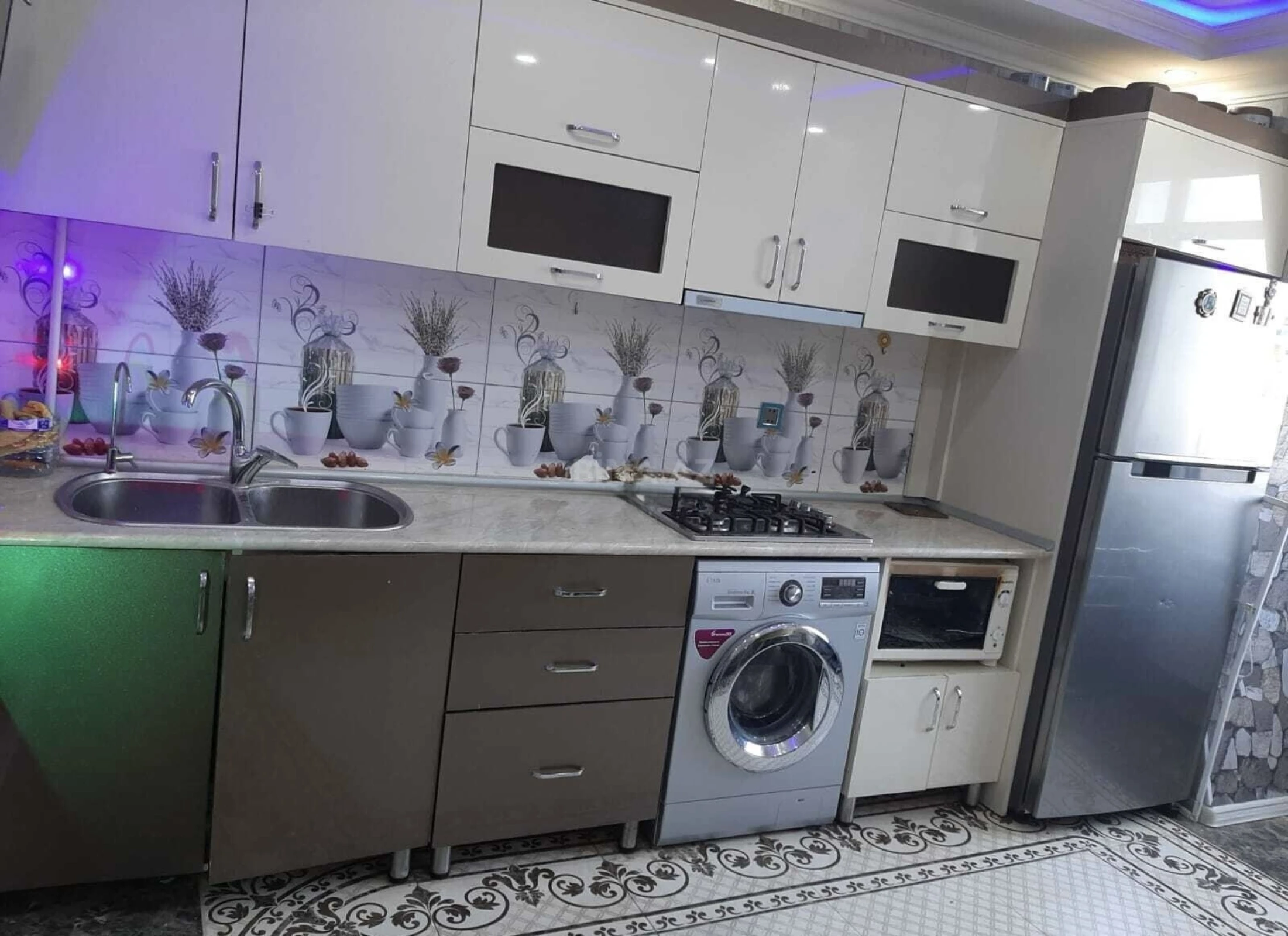 Satılır 2 otaqlı mənzil 60 m²