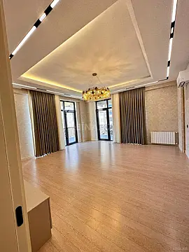 Satılır 3 otaqlı mənzil 174 m²