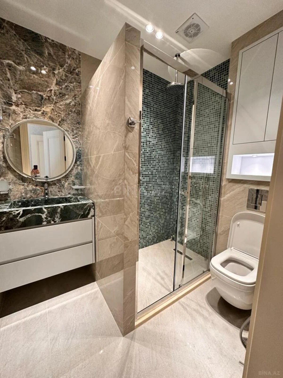 Satılır 3 otaqlı mənzil 174 m²