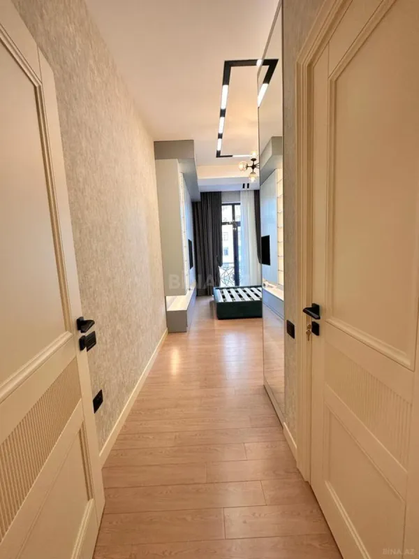 Satılır 3 otaqlı mənzil 174 m²