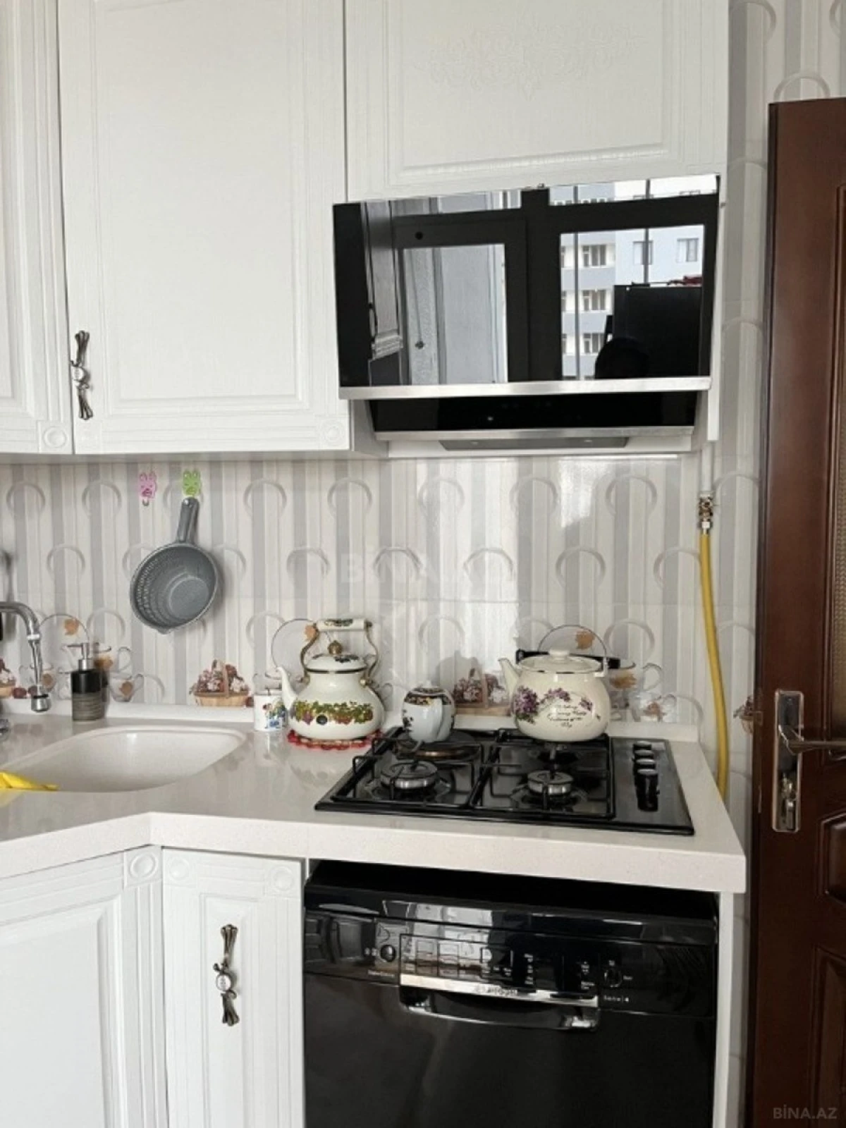 Satılır 2 otaqlı mənzil 72 m²
