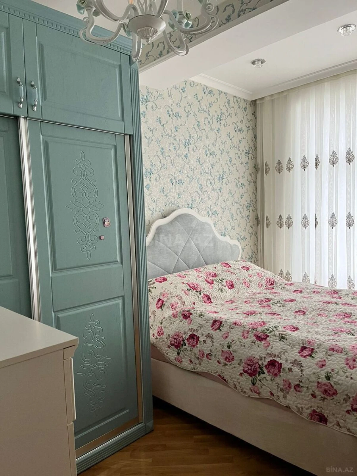 Satılır 2 otaqlı mənzil 72 m²