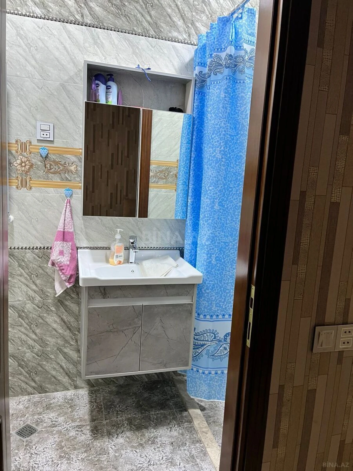Satılır 2 otaqlı mənzil 72 m²