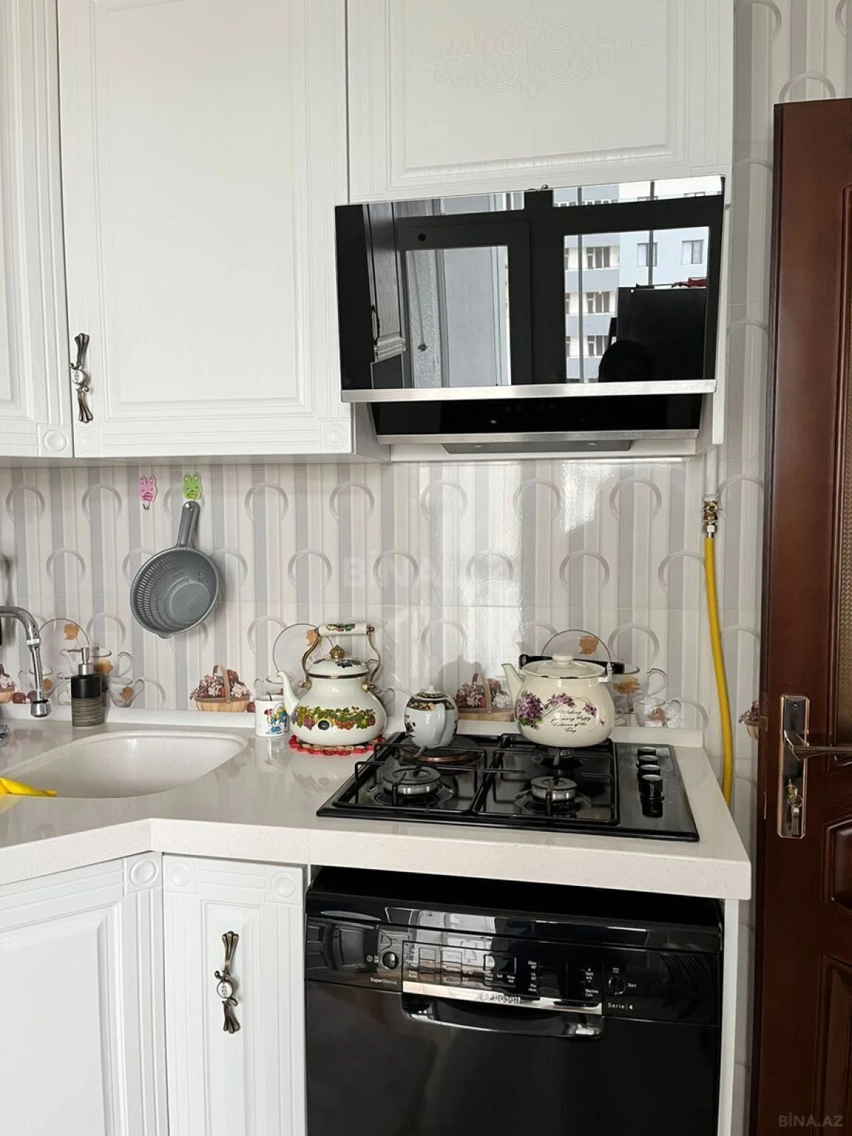 Satılır 2 otaqlı mənzil 72 m²