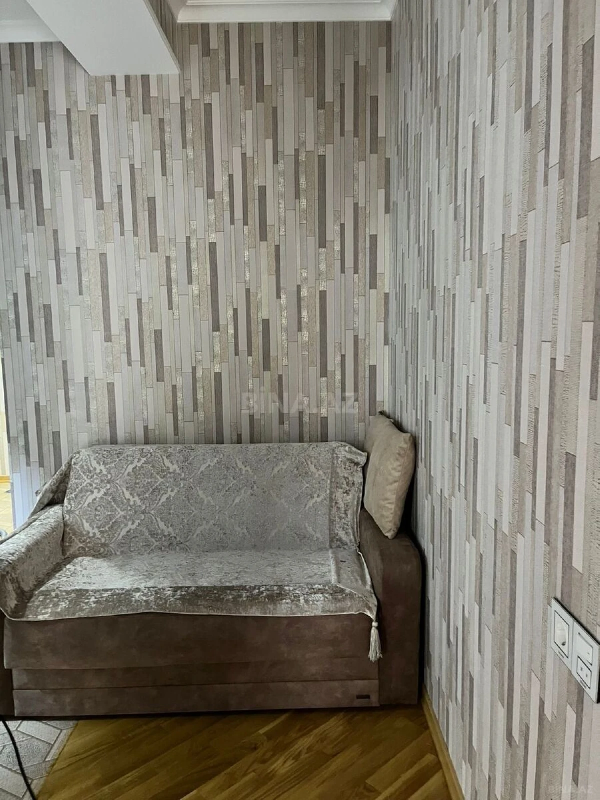 Satılır 2 otaqlı mənzil 72 m²