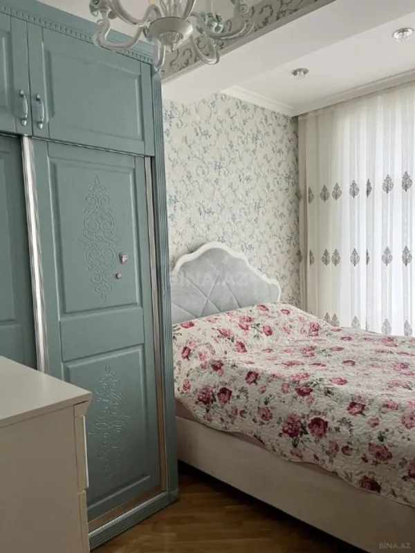 Satılır 2 otaqlı mənzil 72 m²