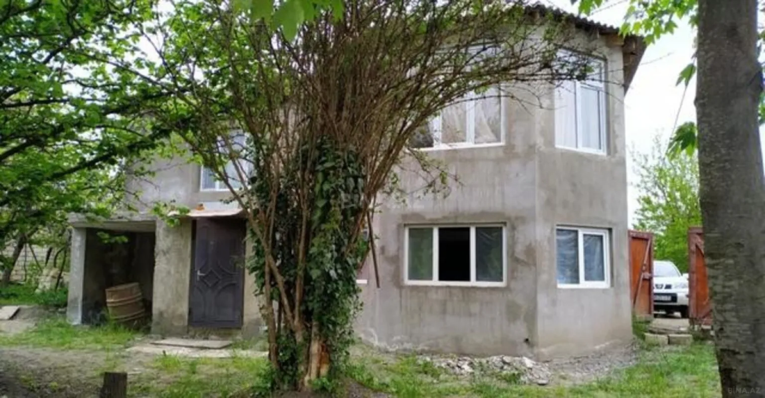 Satılır 6 otaqlı həyət evi 220 m²