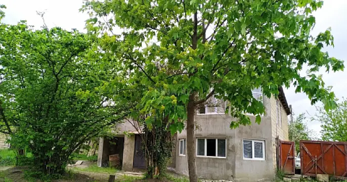 Satılır 6 otaqlı həyət evi 220 m²