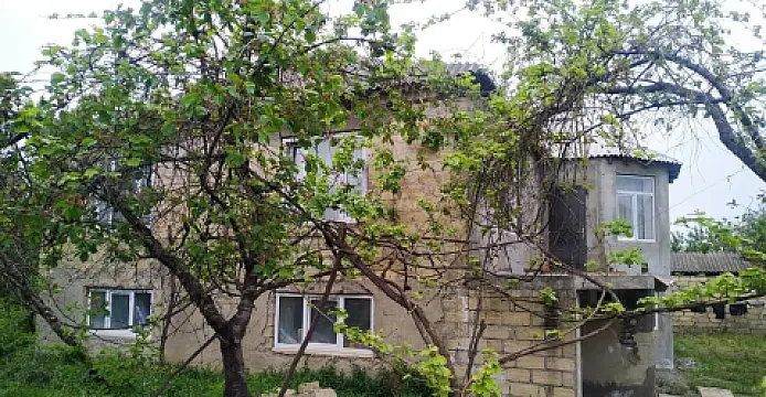 Satılır 6 otaqlı həyət evi 220 m²