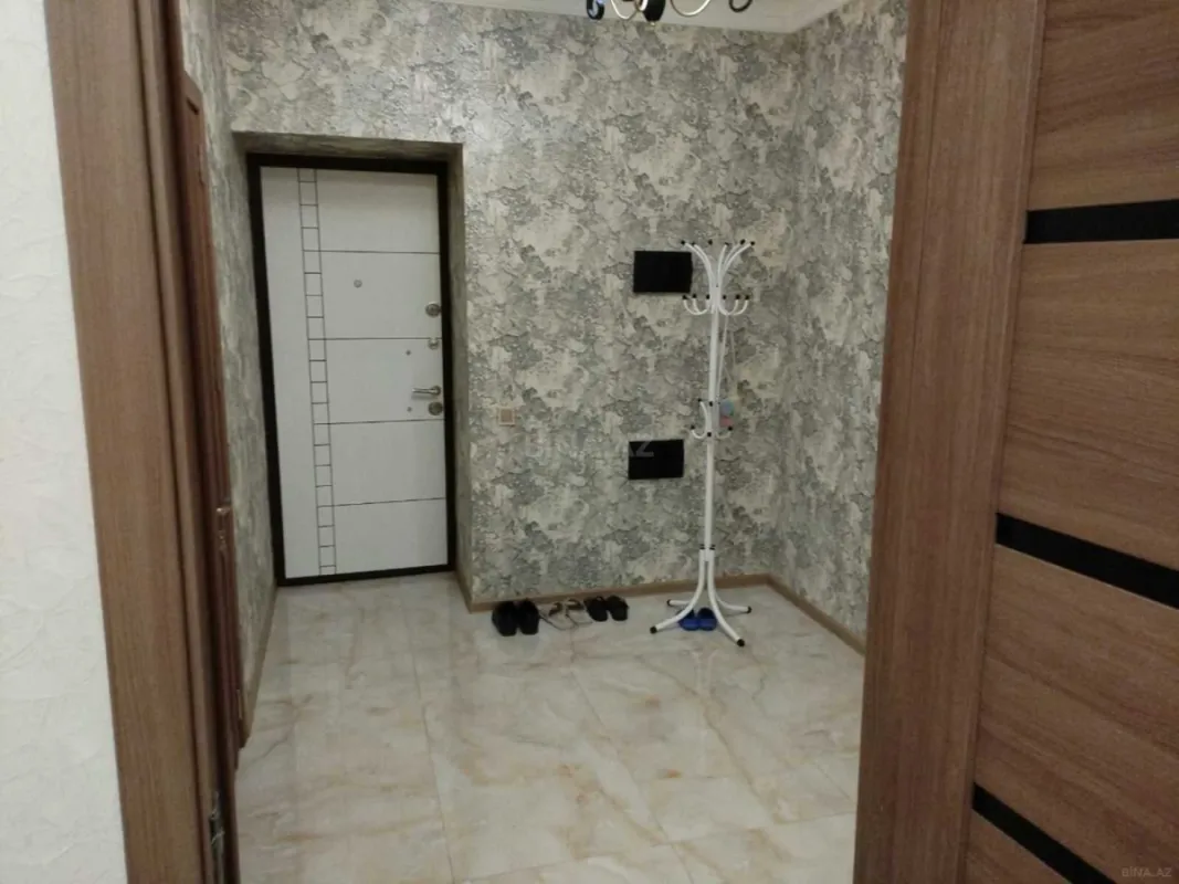 Kirayə verilir 2 otaqlı mənzil 106 m²