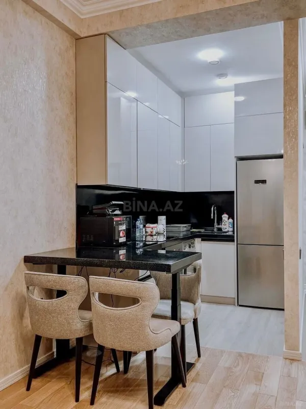 Kirayə verilir 2 otaqlı mənzil 65 m²