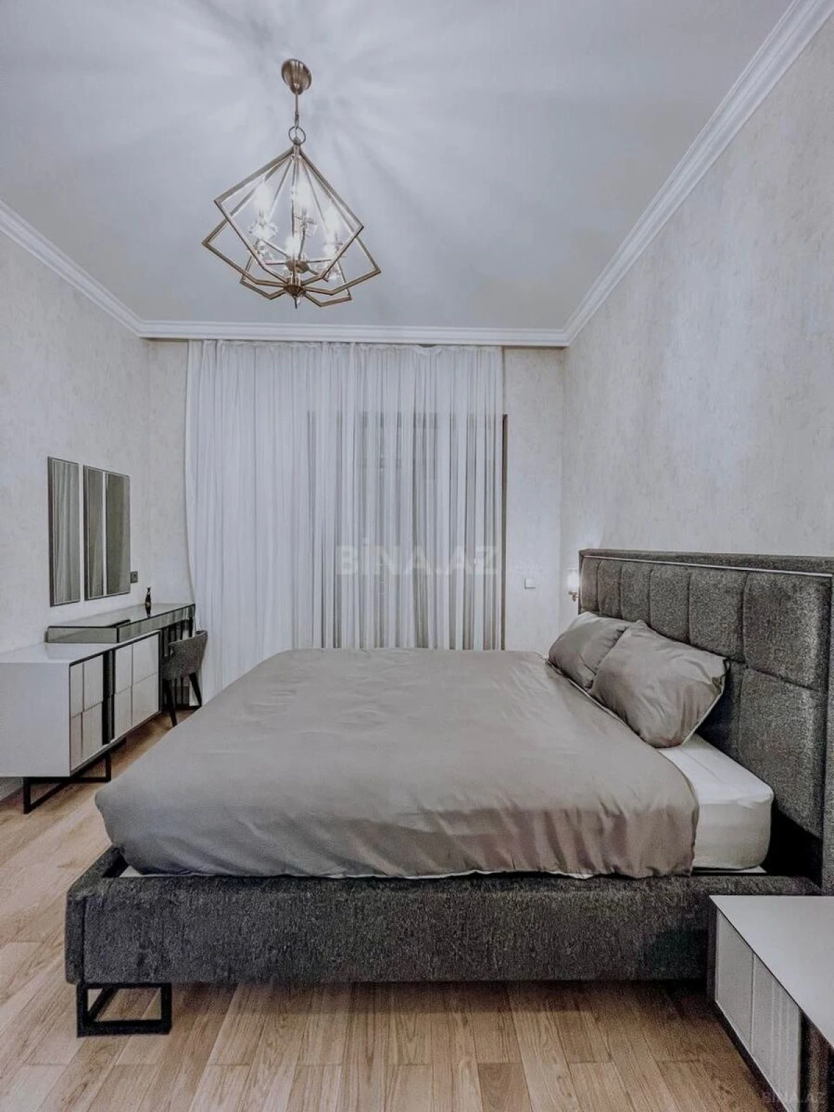 Kirayə verilir 2 otaqlı mənzil 65 m²