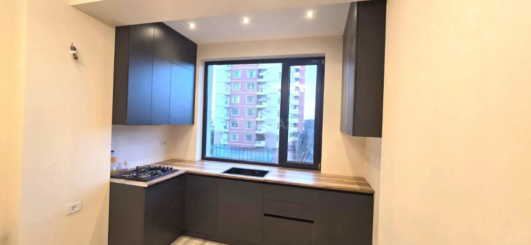 Satılır 2 otaqlı mənzil 49 m²