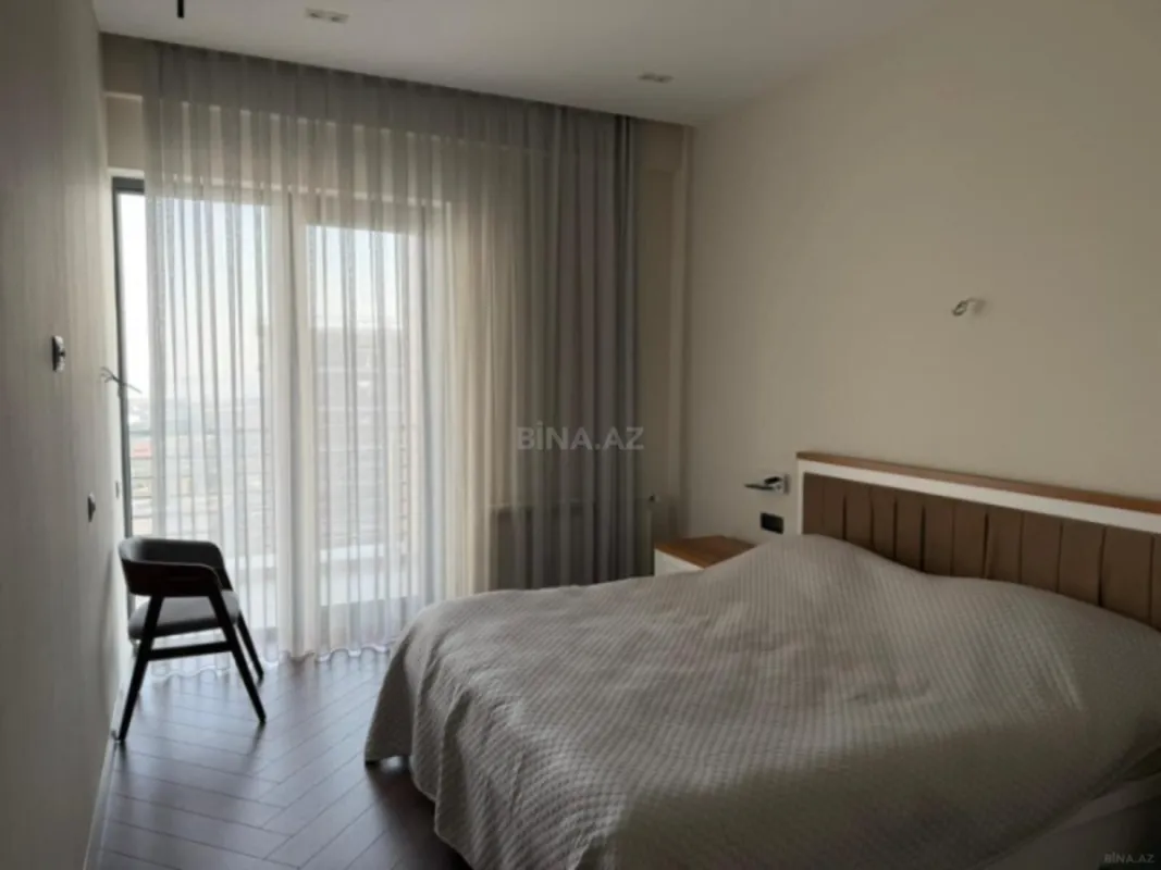 Kirayə verilir 4 otaqlı mənzil 160 m²
