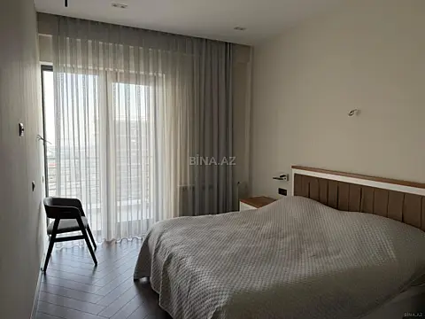 Kirayə verilir 4 otaqlı mənzil 160 m²