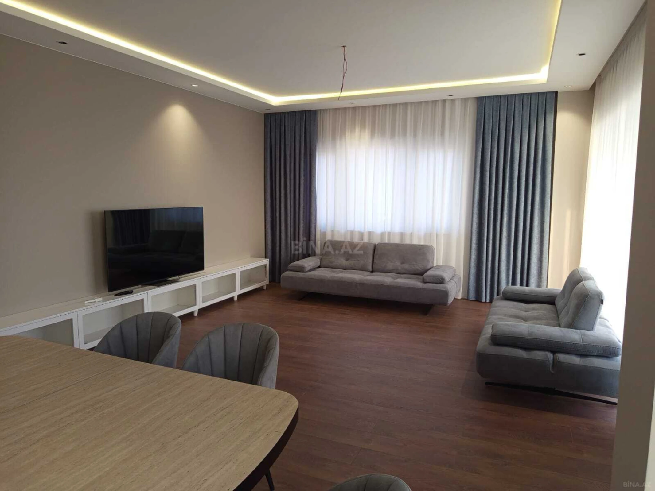 Kirayə verilir 4 otaqlı mənzil 160 m²