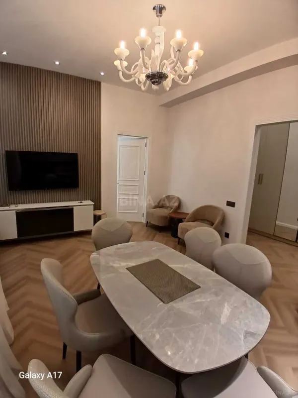 Satılır 3 otaqlı mənzil 77 m²