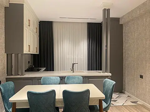 Kirayə verilir 2 otaqlı mənzil 90 m²
