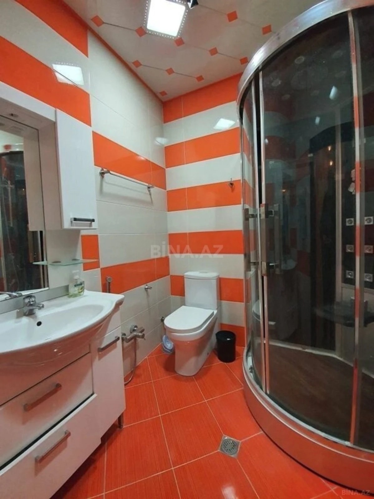 Kirayə verilir 3 otaqlı mənzil 160 m²