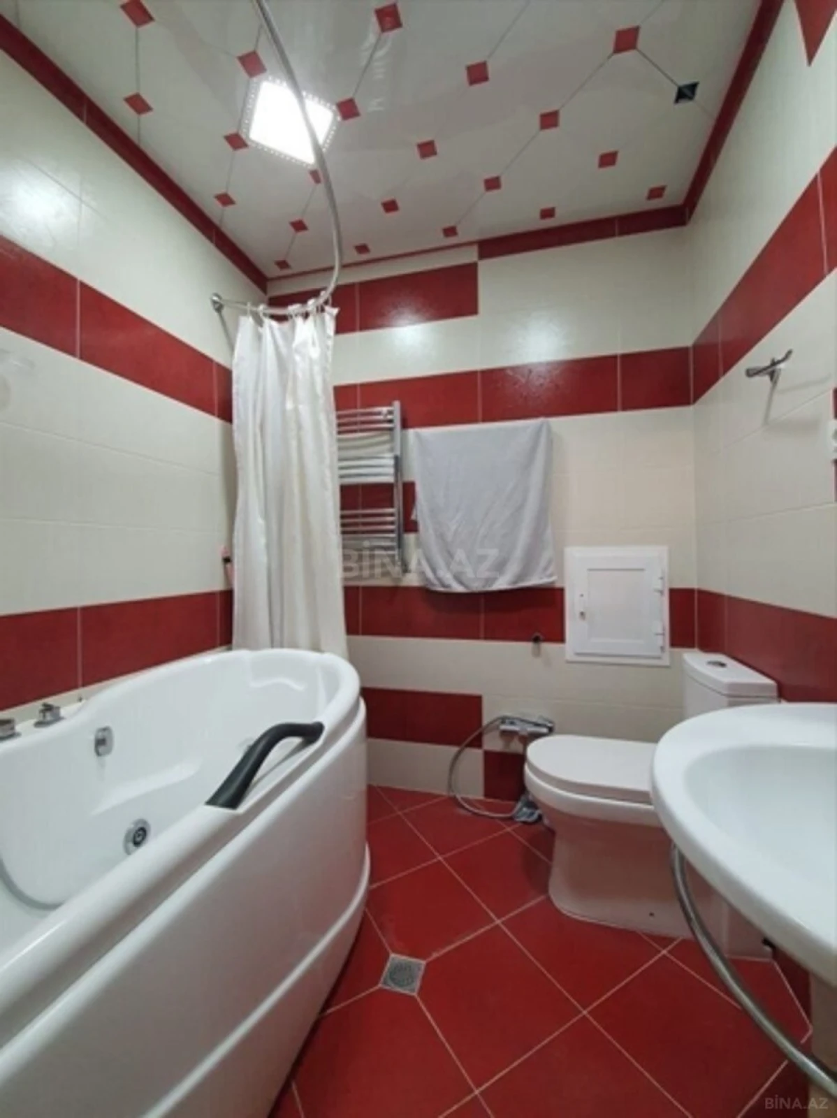 Kirayə verilir 3 otaqlı mənzil 160 m²