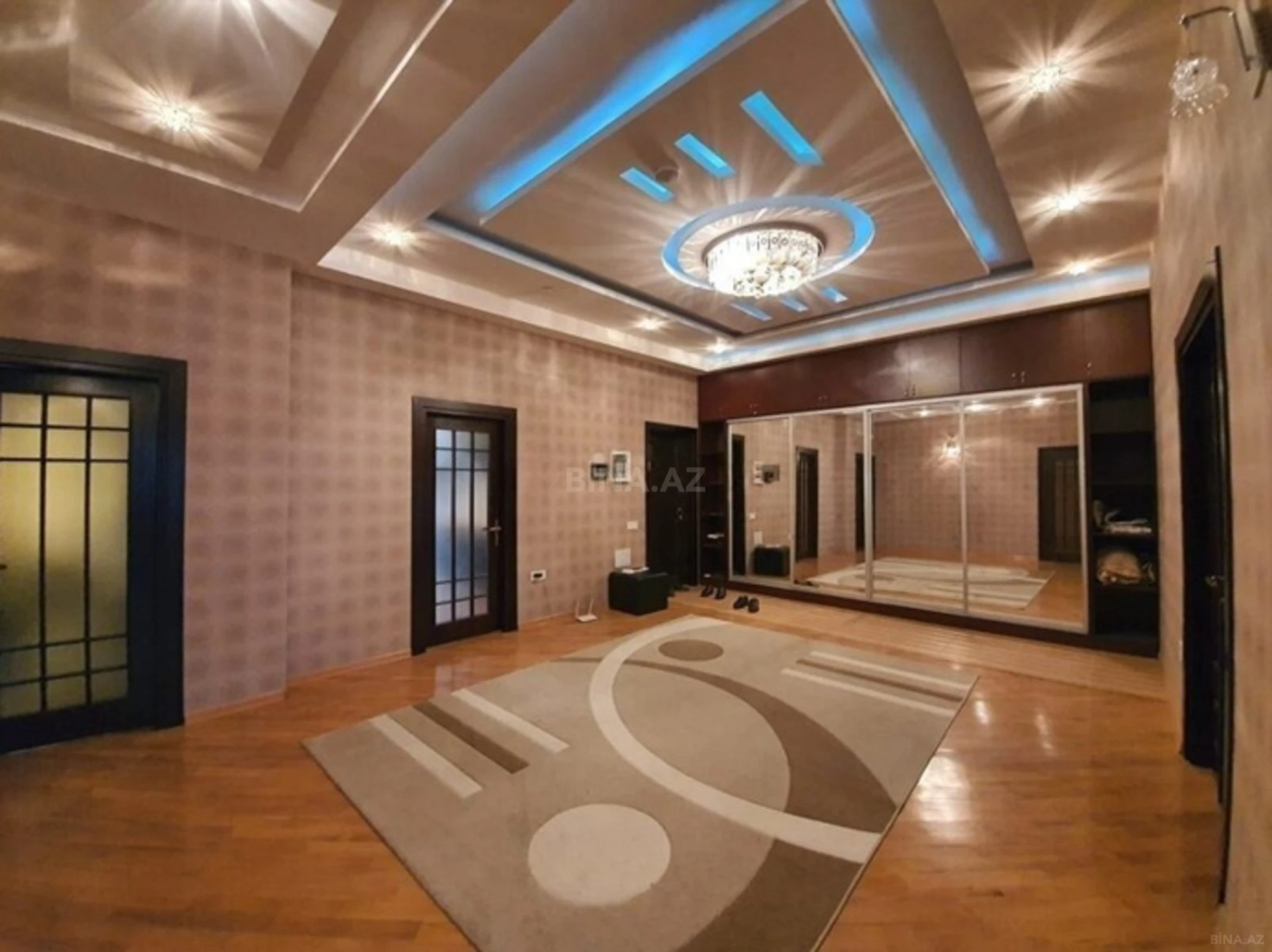 Kirayə verilir 3 otaqlı mənzil 160 m²