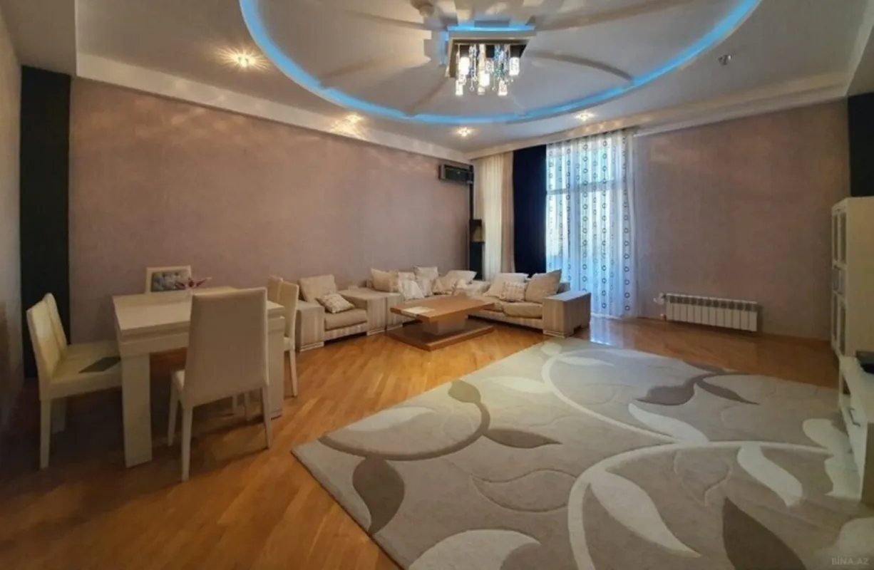 Kirayə verilir 3 otaqlı mənzil 160 m²