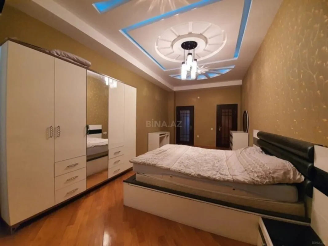 Kirayə verilir 3 otaqlı mənzil 160 m²