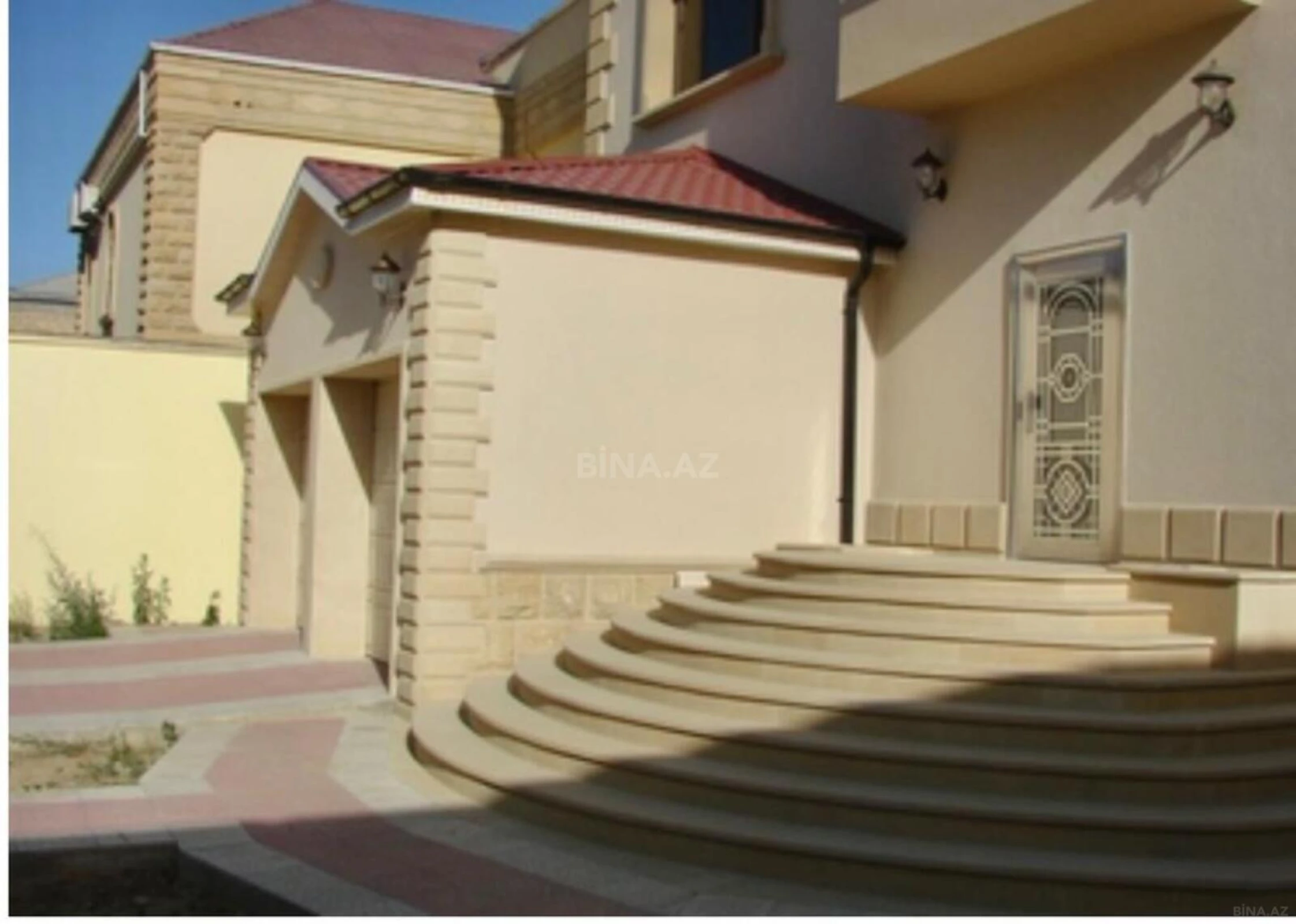 Kirayə verilir 12 otaqlı həyət evi 650 m²