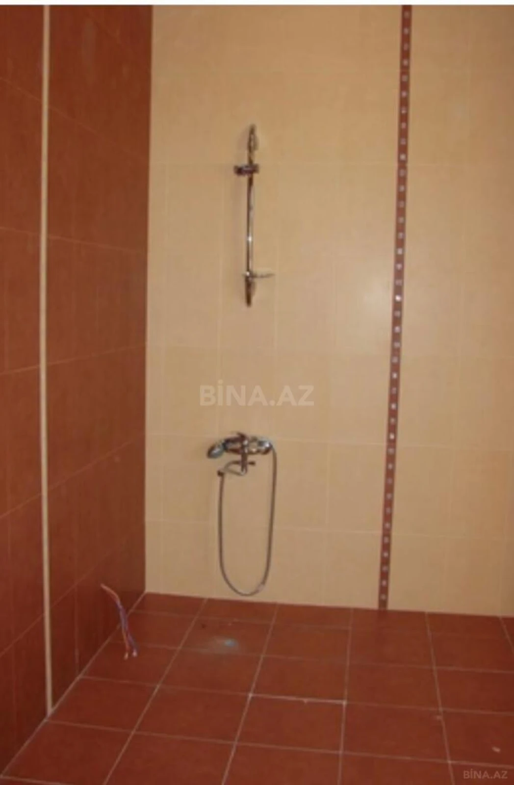 Kirayə verilir 12 otaqlı həyət evi 650 m²