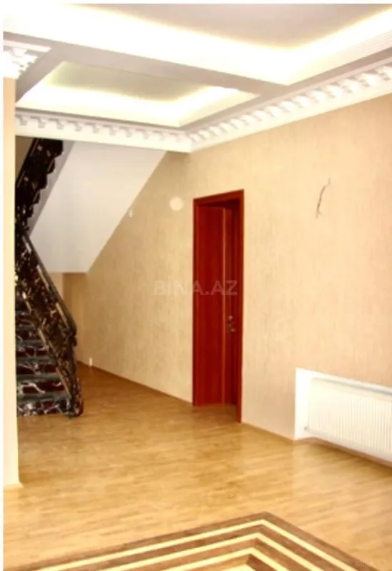 Kirayə verilir 12 otaqlı həyət evi 650 m²