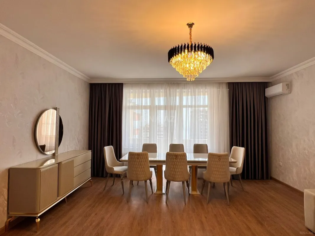 Kirayə verilir 4 otaqlı mənzil 190 m²
