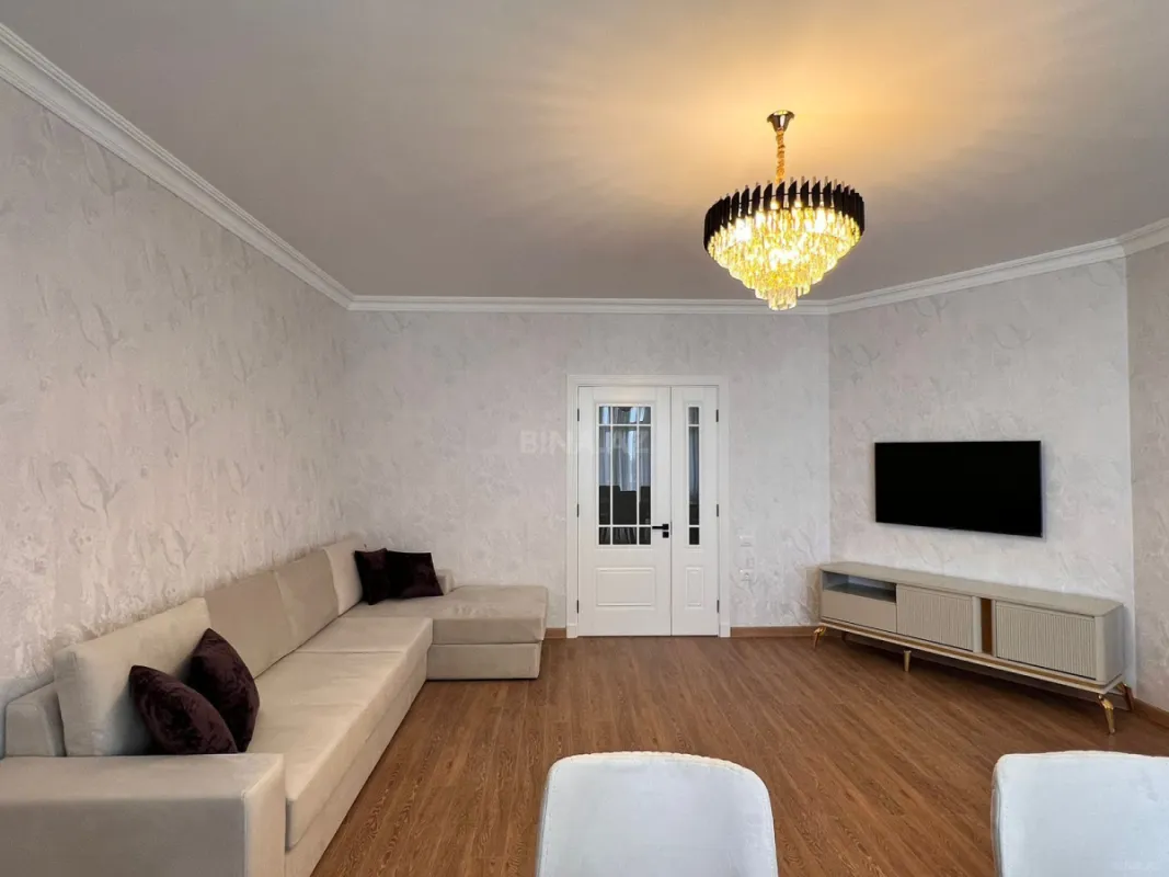 Kirayə verilir 4 otaqlı mənzil 190 m²