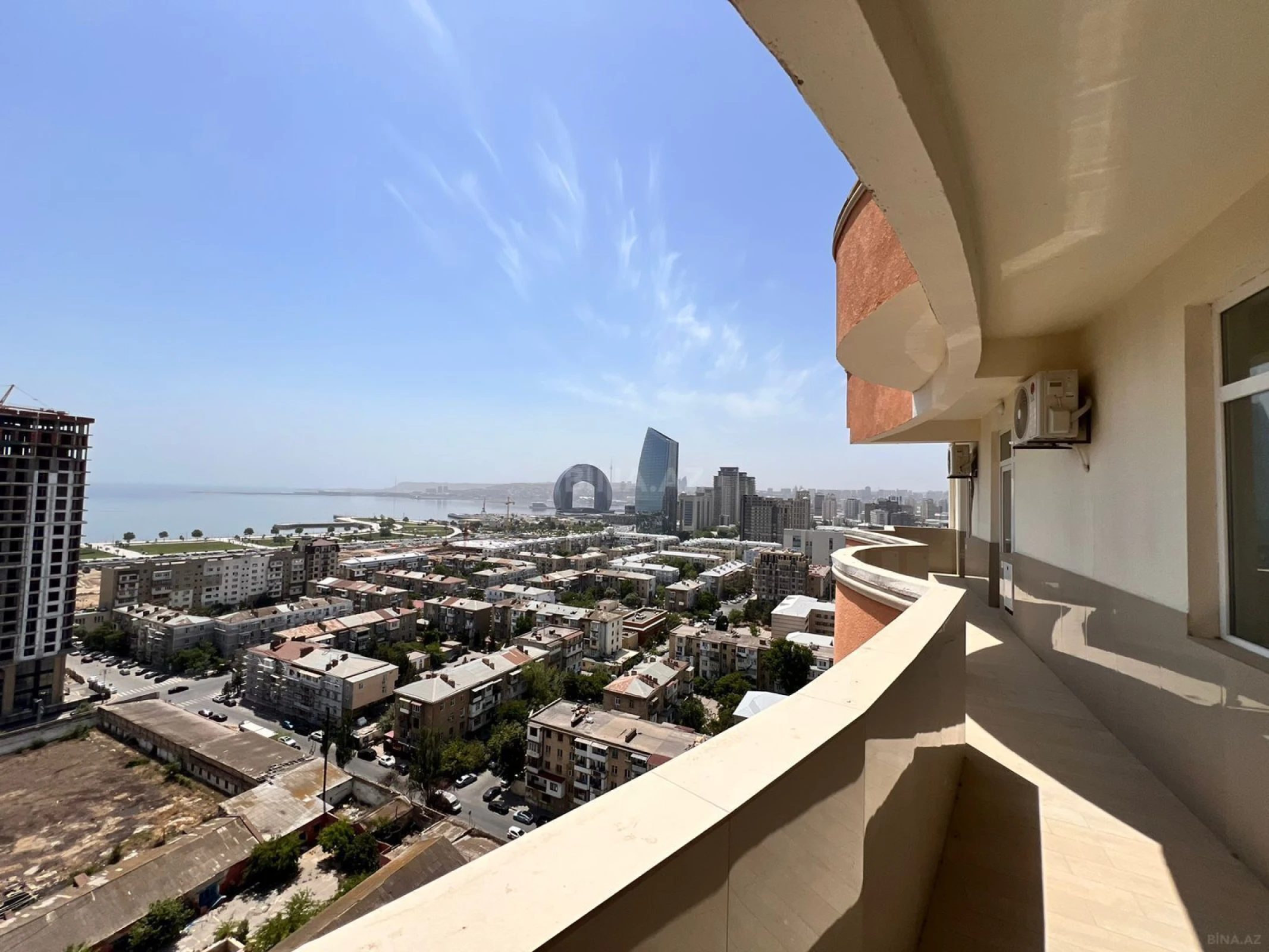 Kirayə verilir 4 otaqlı mənzil 190 m²